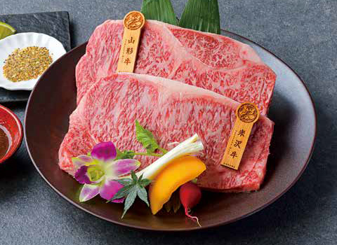 横藤崎オリジナル 和洋中三段重と「仔虎」A5ステーキ 味比べセット