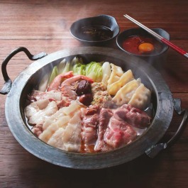 石頭火鍋(スートーホーコ)