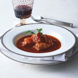 牛肉の赤ワイン煮込み