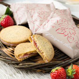 ミガキイチゴ いちご ミルククッキーサンド(4個入)