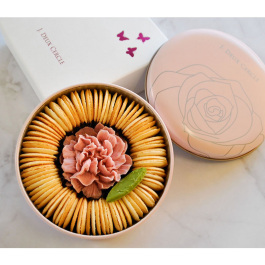 リングバニラ　カーネーションチョコ（缶）