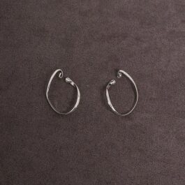 カーヴメタルフープイヤカフ